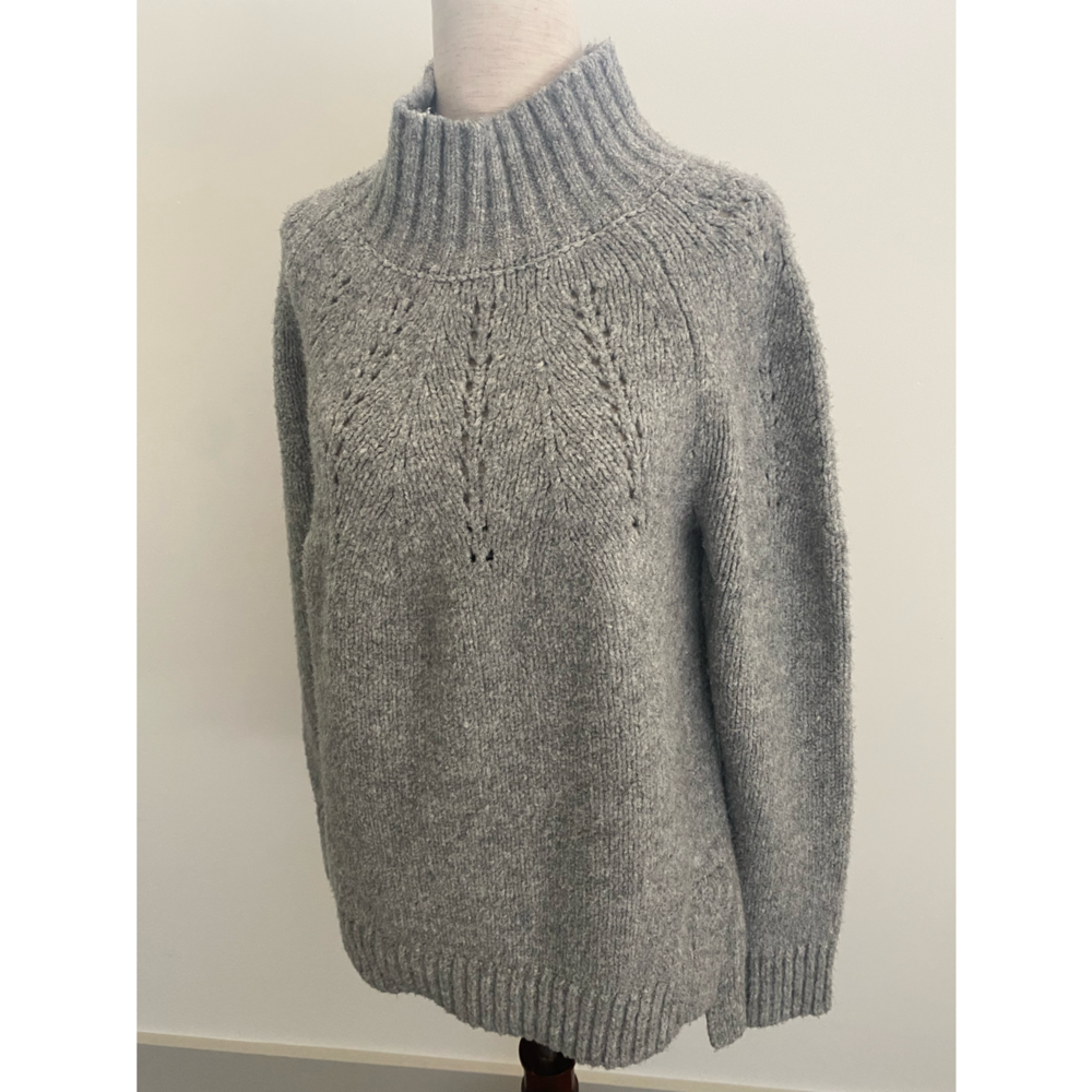 Banana Republic gray sweater